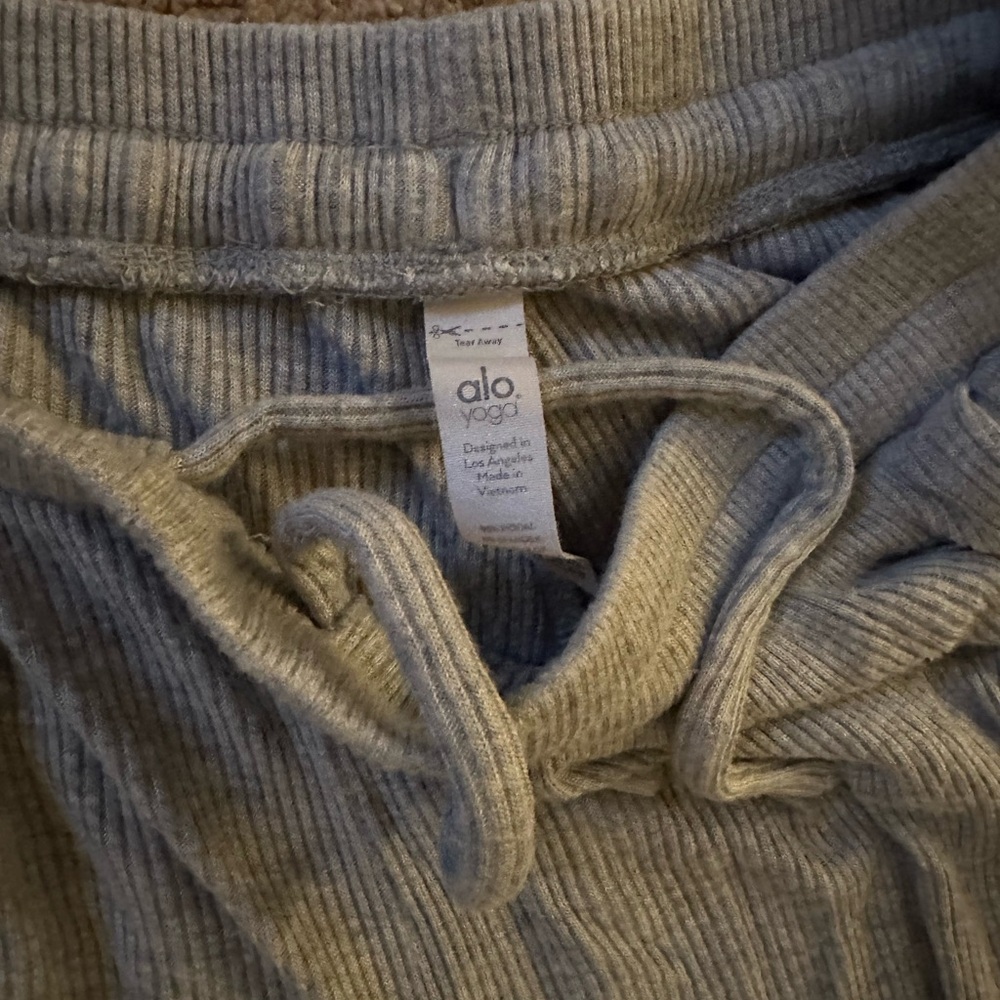 ALO Yoga Light Gray Ribbed Top